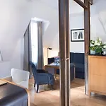 Hotel Le Six Paris