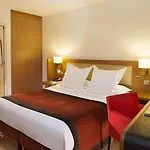 Le Six 4* Paris