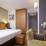 Le Six Hotel Paris