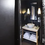 Le Six Paris