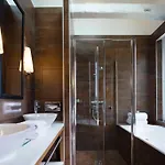 Hotel Le Six Paris