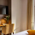 Le Six Hotel