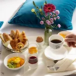 Hotel Le Six Paris
