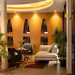 Le Six Hotel Paris