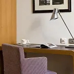 Le Six 4* Paris