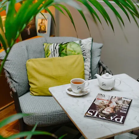 Le Six Hotel Parigi