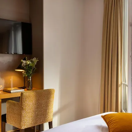 Le Six Hotel