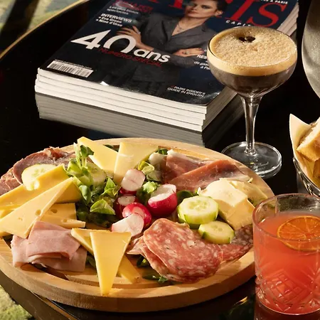 Le Six 4* Parigi