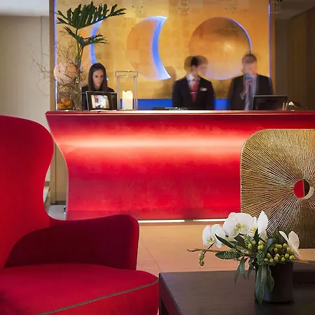 Le Six Hotel Parigi