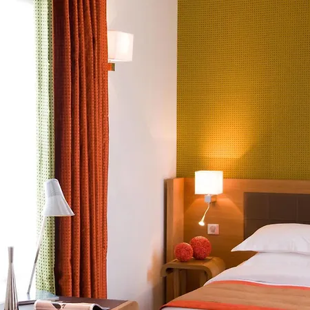 Le Six 4* Parigi