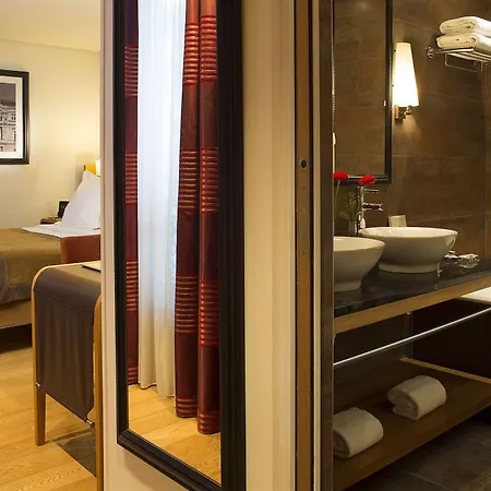 Le Six Hotel 4*
