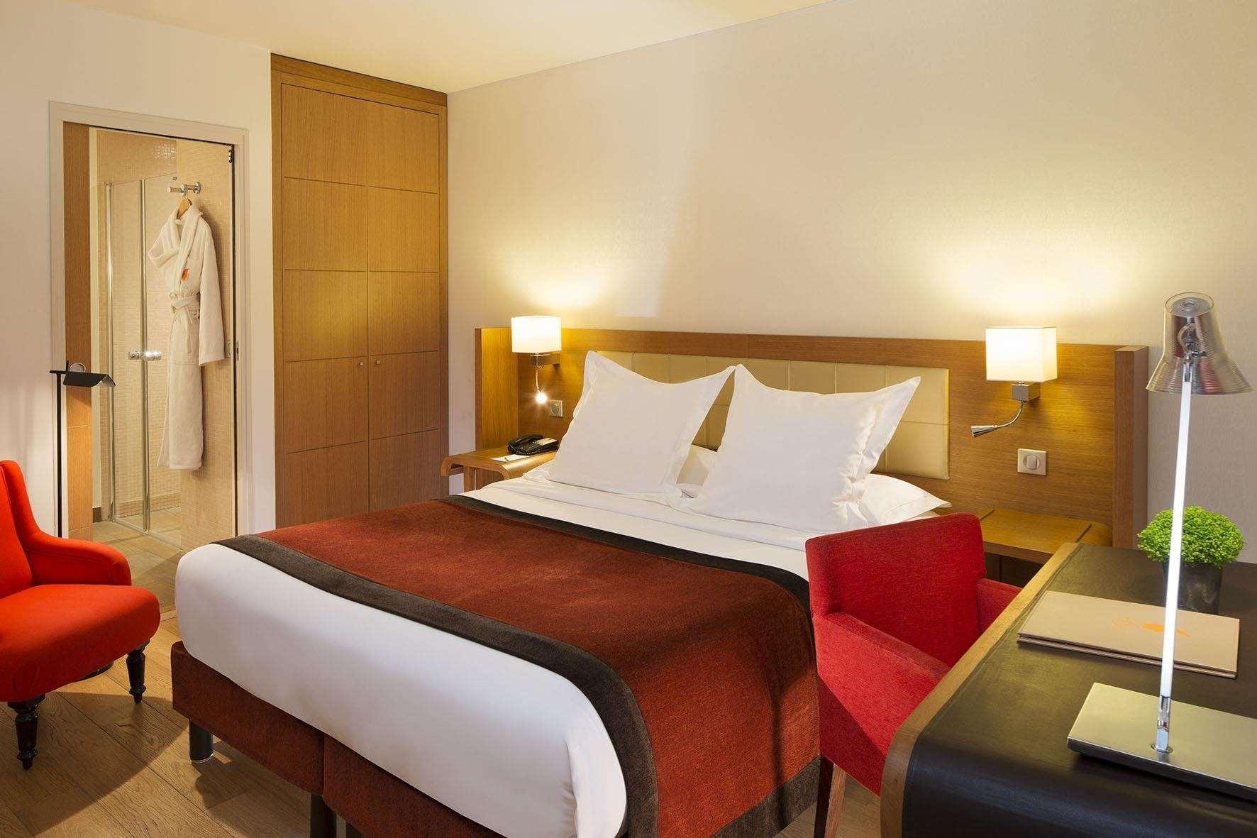 Le Six 4* Parigi