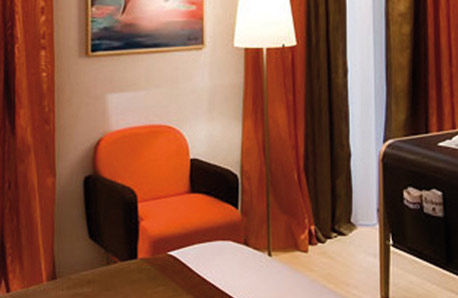 Le Six Hotel Parigi