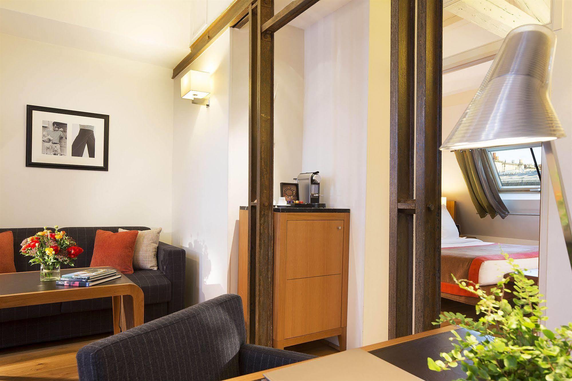 Hotel Le Six Parigi