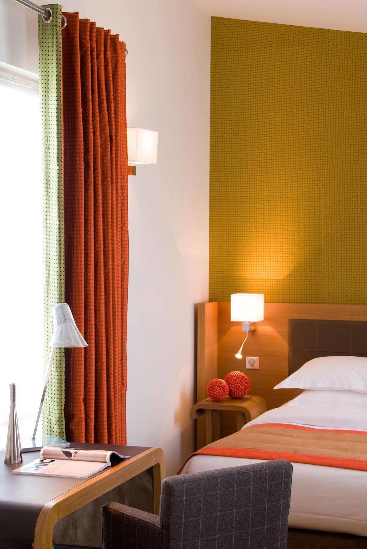 Le Six 4* Parigi